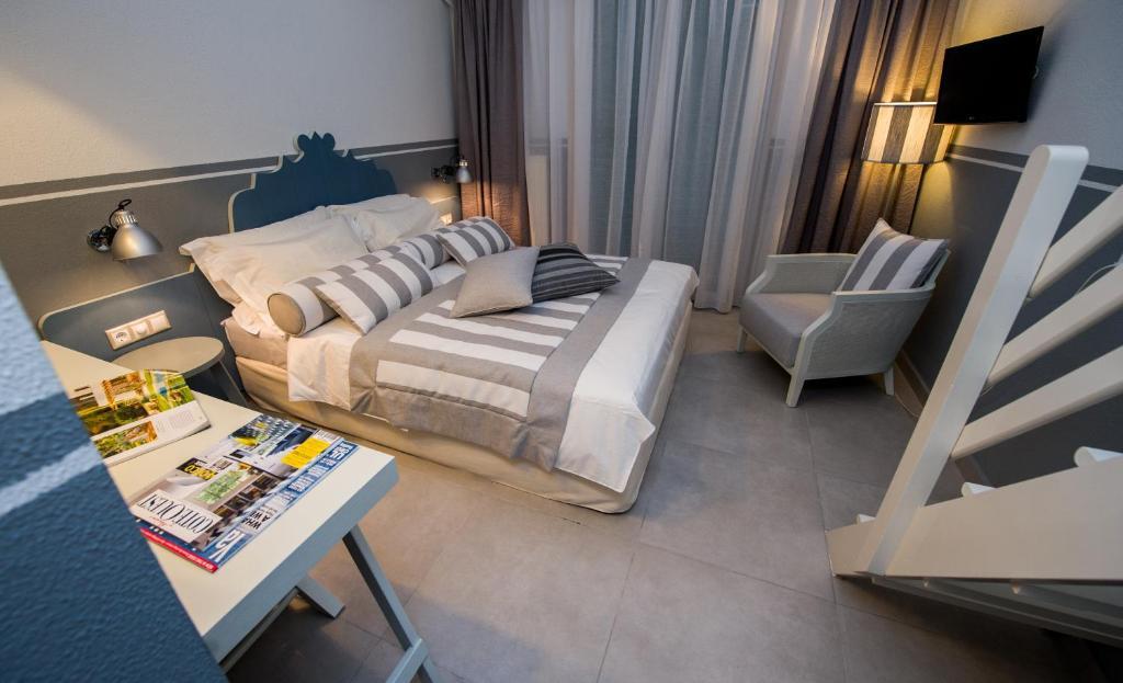Alkyon Hotel Patitírion Habitación foto